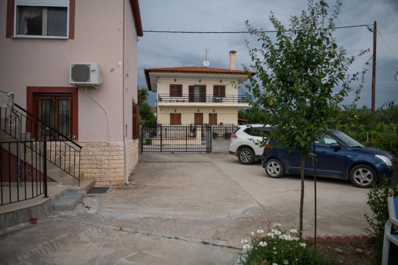 Agrikia Tis Vasilikis Lägenhet Ormília Exteriör bild